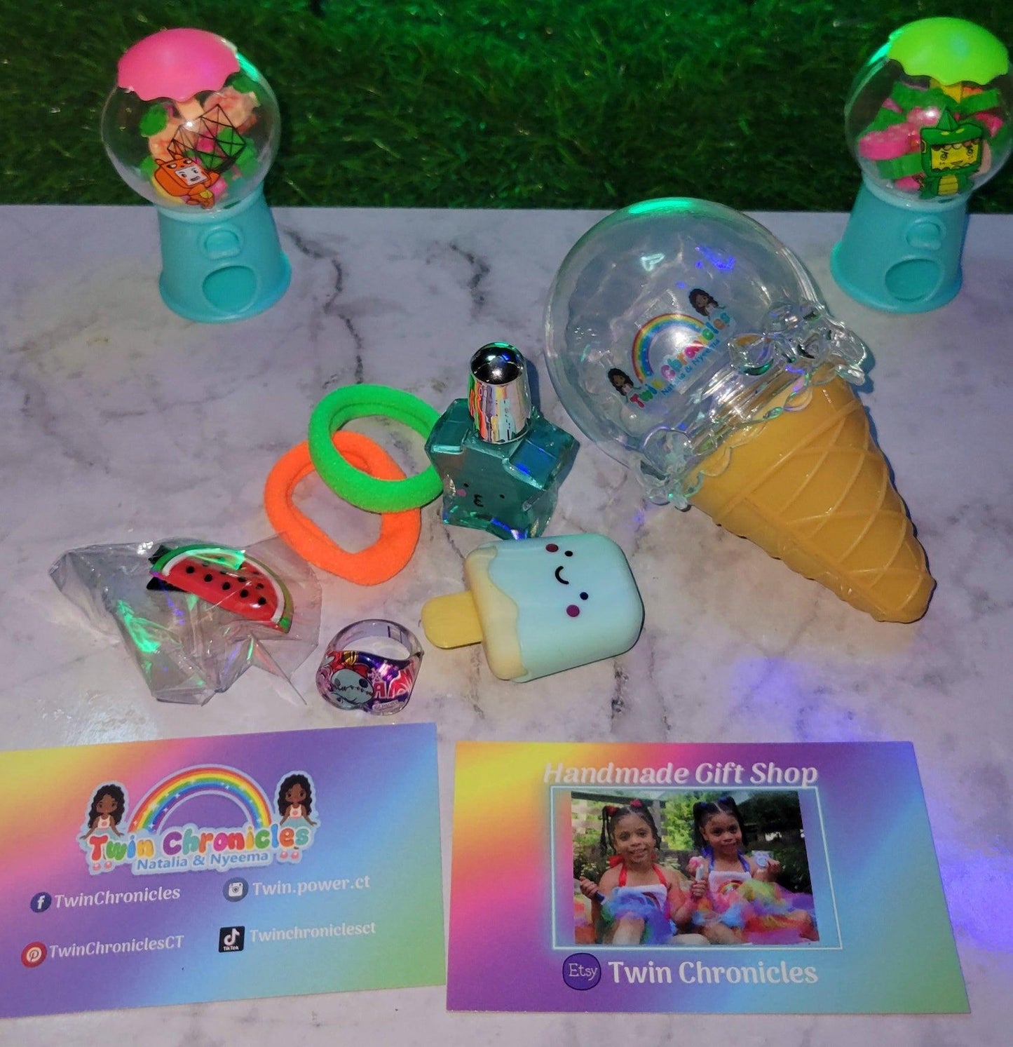 Ice cream cone Surprise - Twin Chronicles